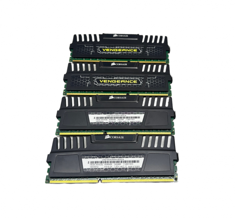 Оперативная память Corsair DDR3 16GB  (4GB x4шт.) 1600 МГц DIMM CL9 CMZ16GX3M4A1600C9
