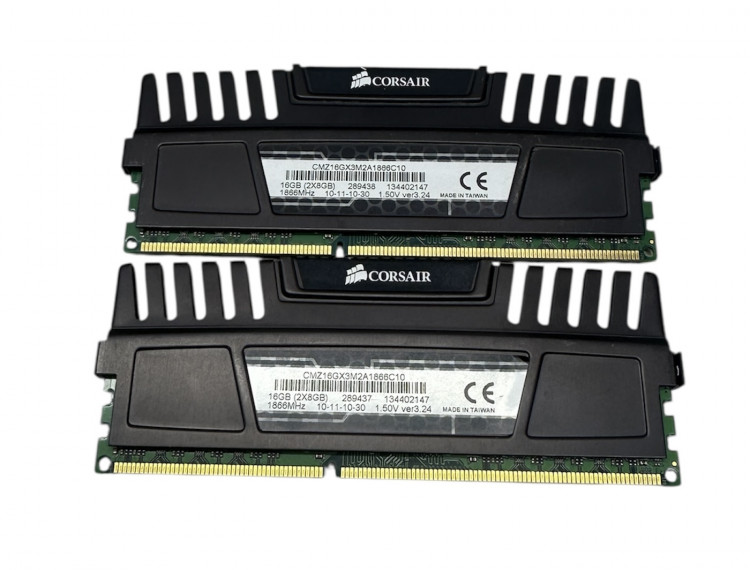 Оперативная память Corsair Vengeance CMZ16GX3M2A1866C10 DDR3 2x8GB  16GB 1866МГц