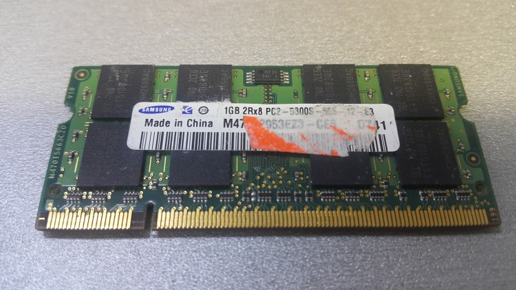 Оперативная память SO DIMM Samsung DDR2 1GB 667(5300) 